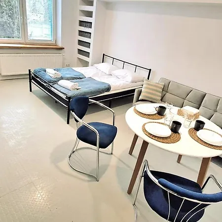 Nr 10 - Kamienica Kameralna - Senatorska 4 - Dostep Na Kod