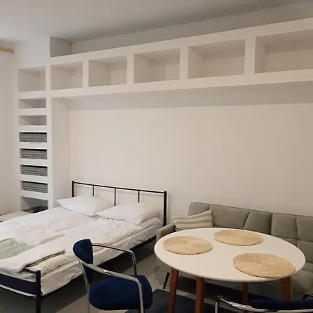 Nr 10 - Kamienica Kameralna - Senatorska 4 - Dostęp Na Kod