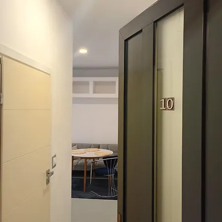 Nr 10 - Kamienica Kameralna - Senatorska 4 - Dostęp Na Kod Łódź